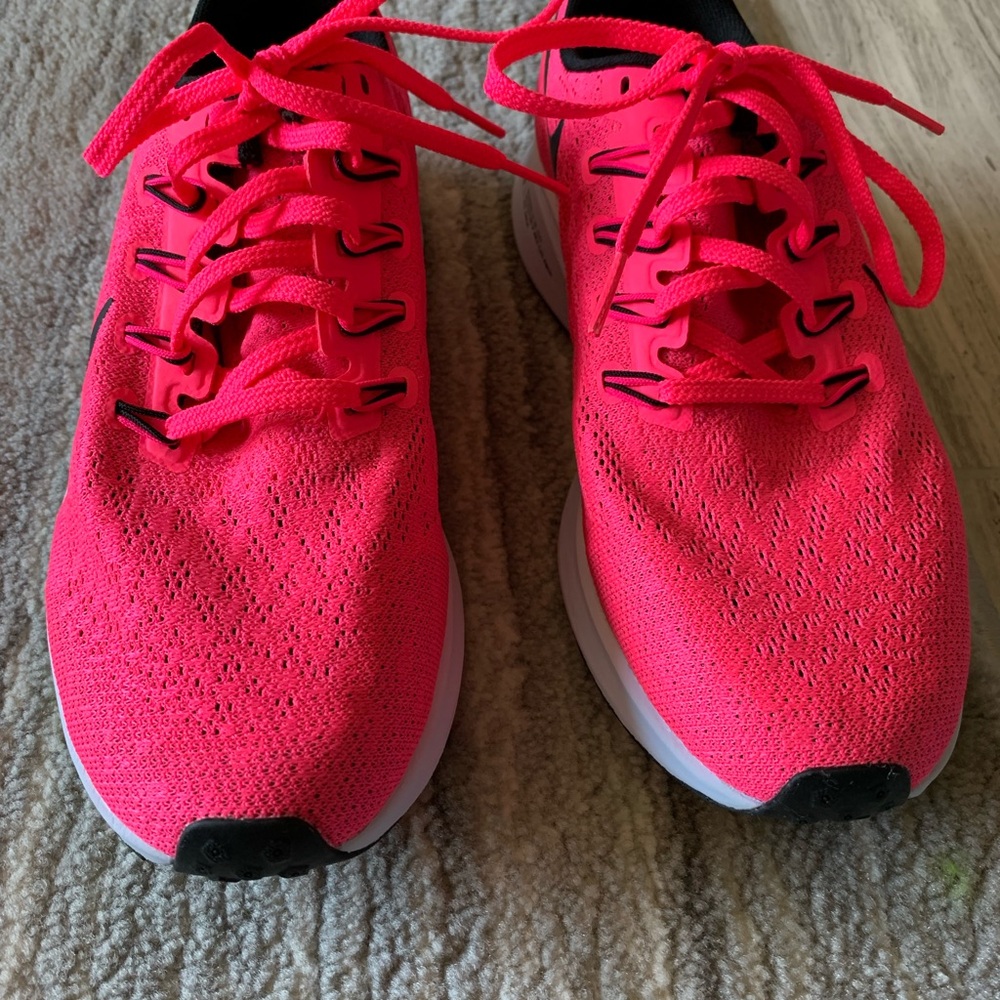 Nike Women's Zoom Pegasus 36 Neon Pink Athletic Shoes